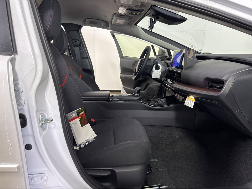 image-4 2026 Toyota Prius Plug-In Hybrid