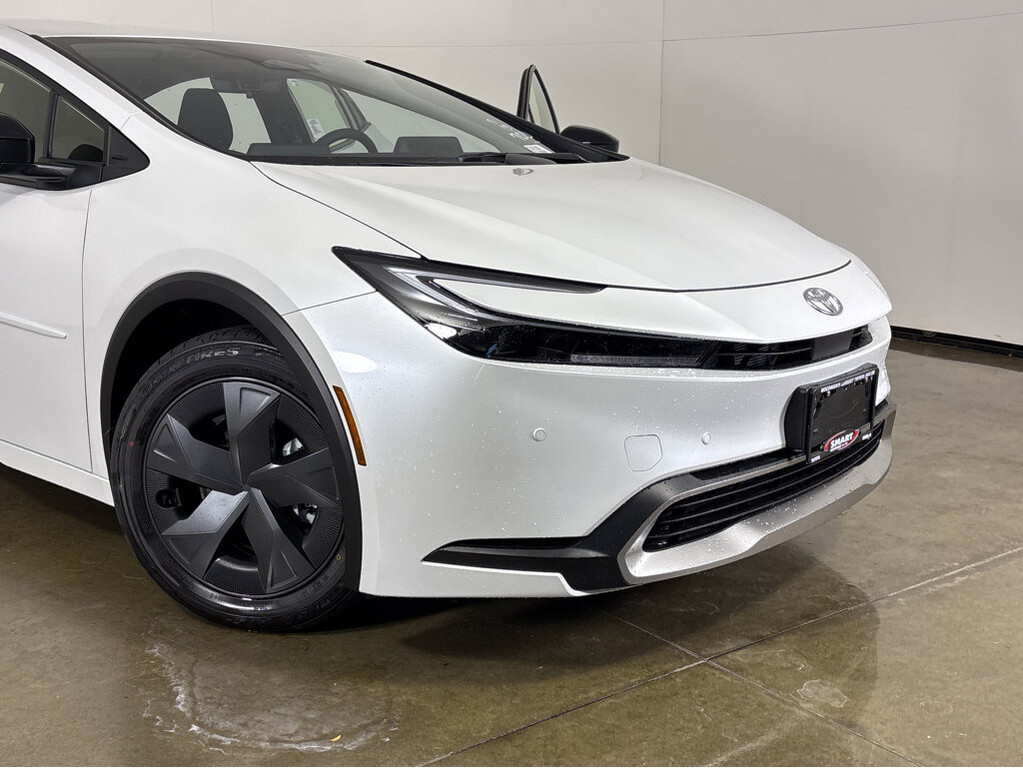 image-6 2026 Toyota Prius Plug-In Hybrid