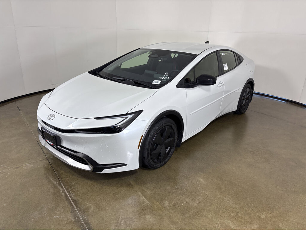 image-9 2026 Toyota Prius Plug-In Hybrid