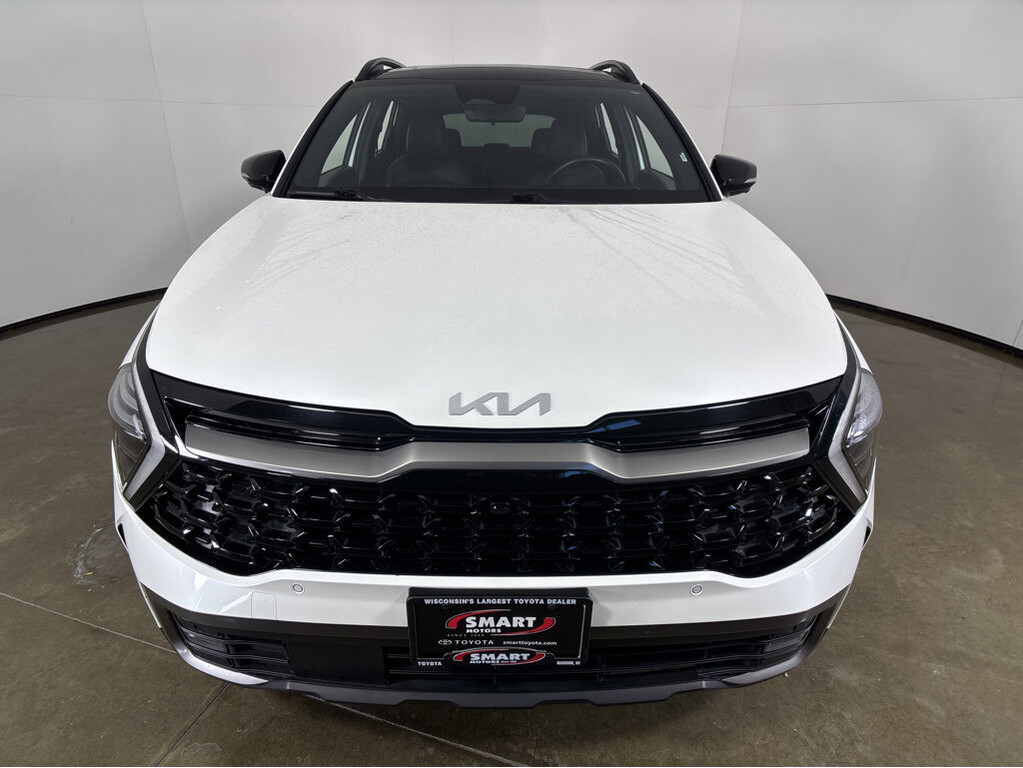 2023 Kia Sportage plug-in hybrid Located at Smart Motors Toyota slide-image