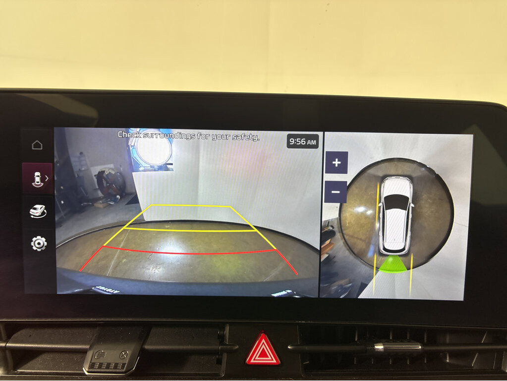 2023 Kia Sportage plug-in hybrid Located at Smart Motors Toyota slide-image