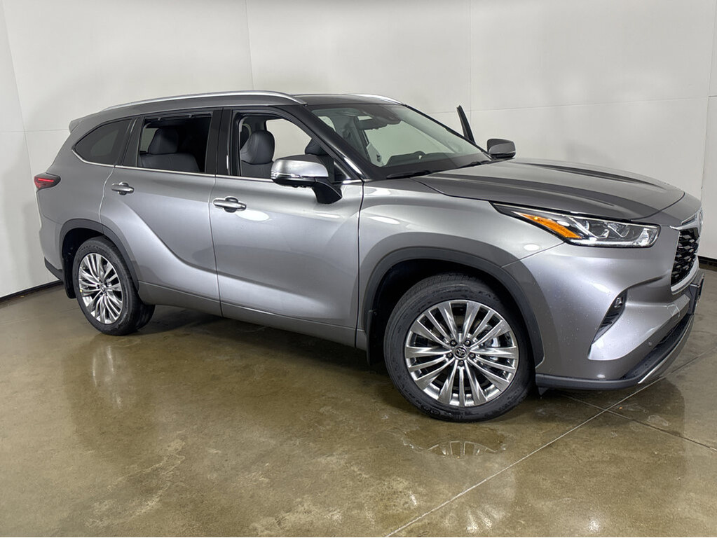 image-0 2026 Toyota Highlander