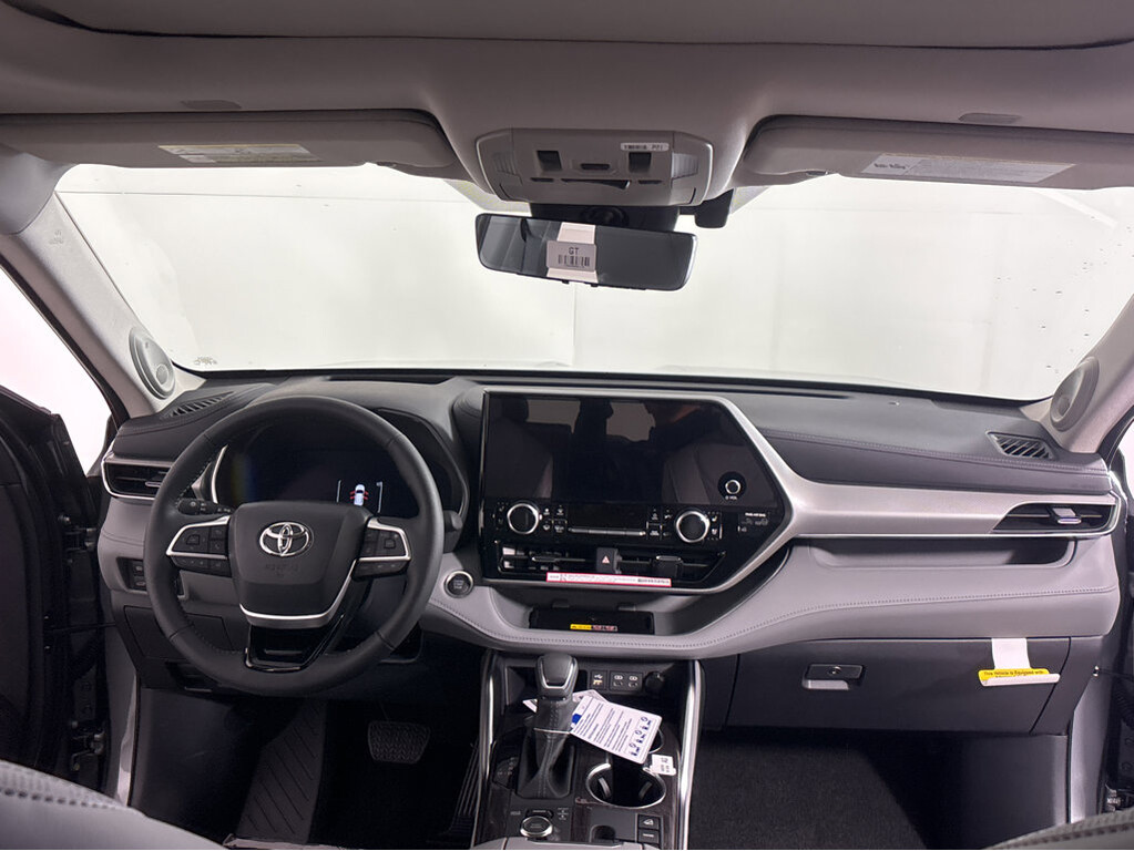 image-3 2026 Toyota Highlander