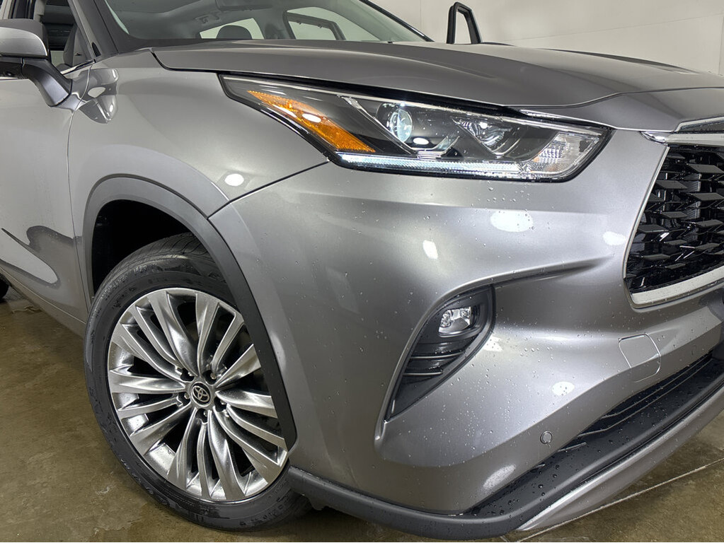 image-6 2026 Toyota Highlander