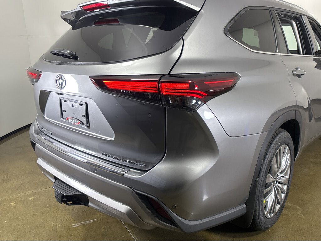 image-15 2026 Toyota Highlander