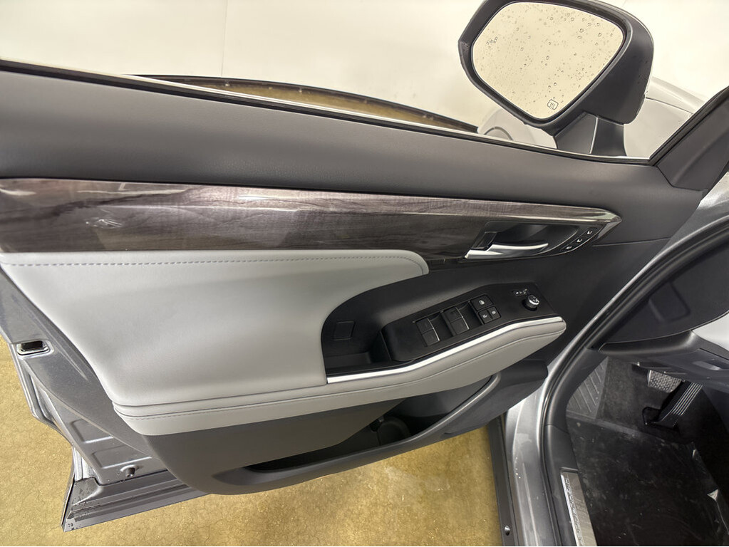 image-25 2026 Toyota Highlander