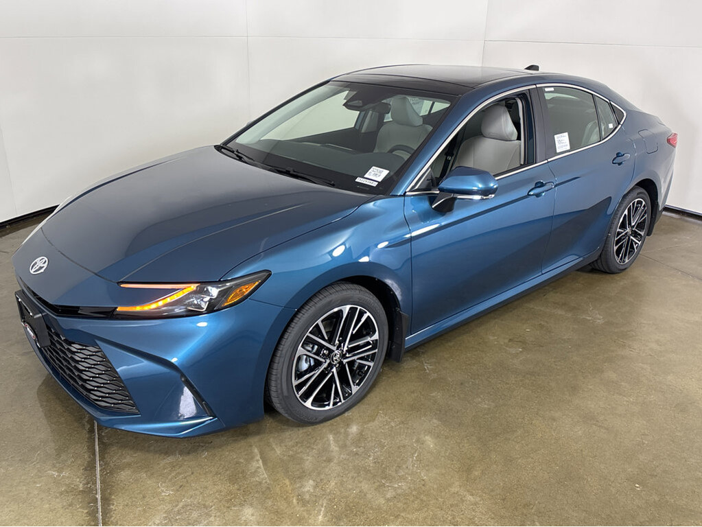 image-9 2026 Toyota Camry Hybrid