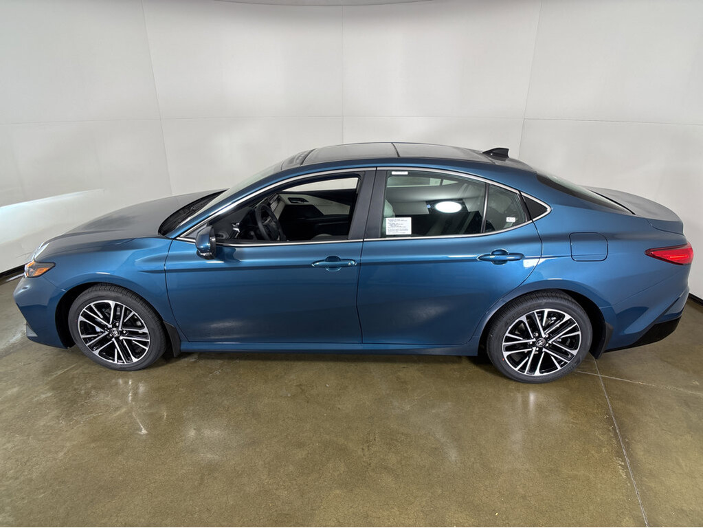 image-10 2026 Toyota Camry Hybrid