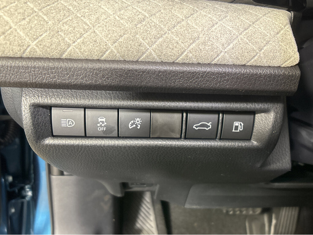 image-33 2026 Toyota Camry Hybrid