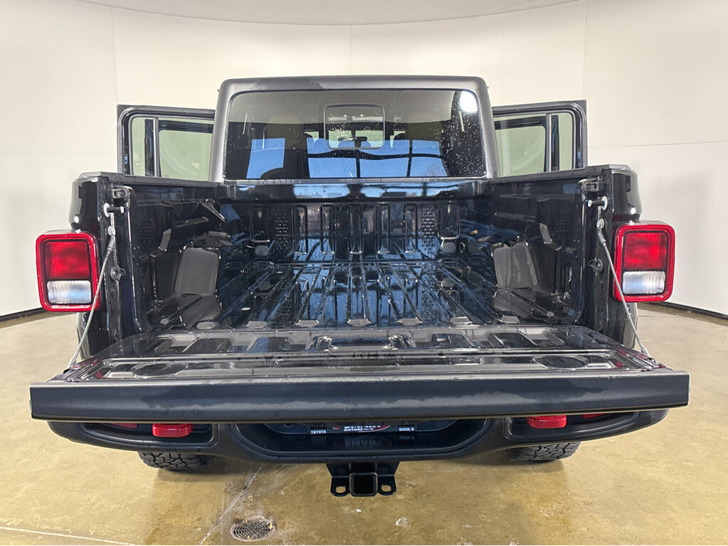 image-15 2023 Jeep Gladiator