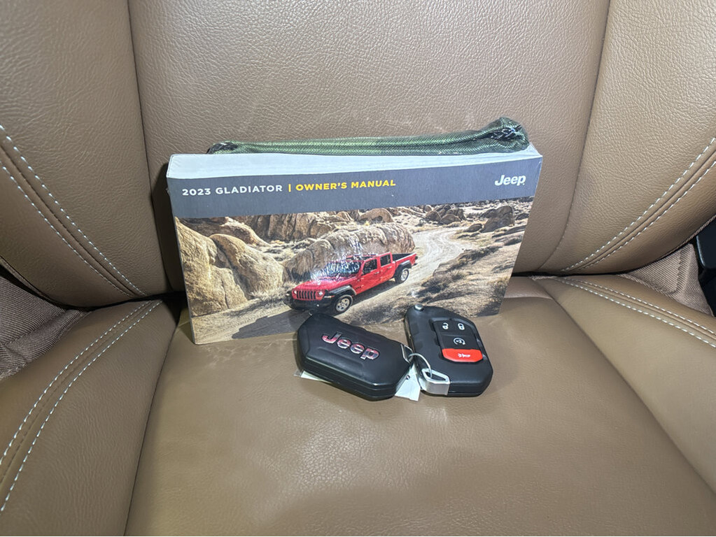 image-31 2023 Jeep Gladiator