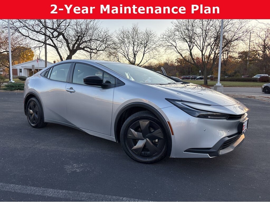 2024 Toyota Prius LE's photo