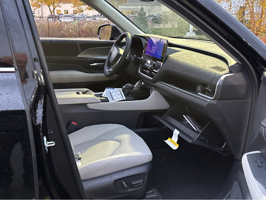 image-4 2026 Toyota Grand Highlander