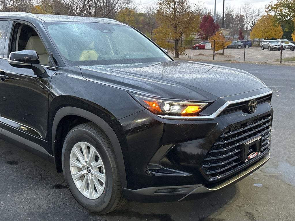 image-6 2026 Toyota Grand Highlander