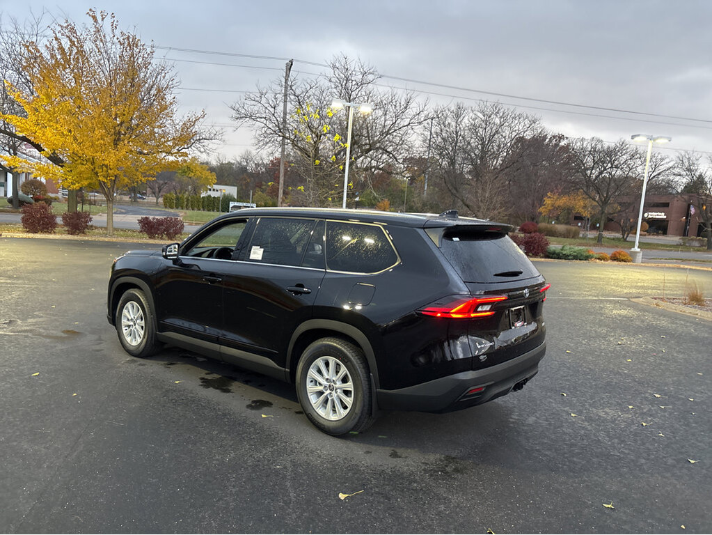 image-11 2026 Toyota Grand Highlander