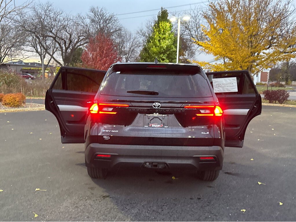 image-12 2026 Toyota Grand Highlander