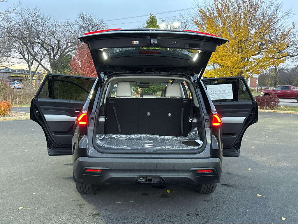 image-13 2026 Toyota Grand Highlander