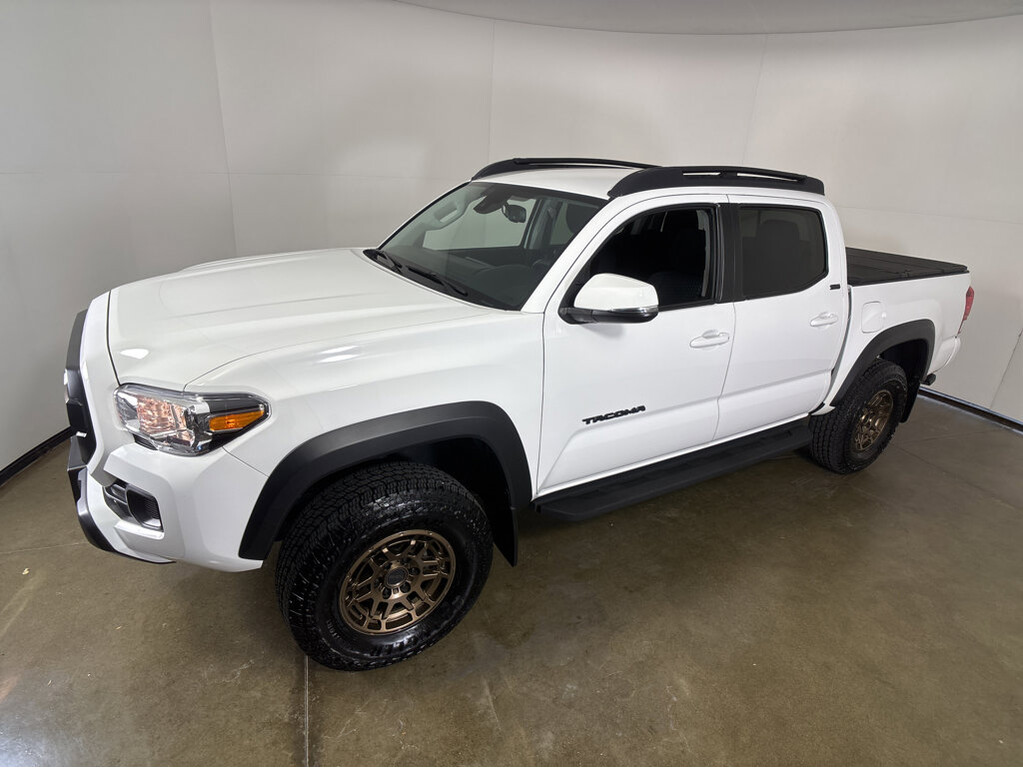 image-11 2023 Toyota Tacoma 4WD