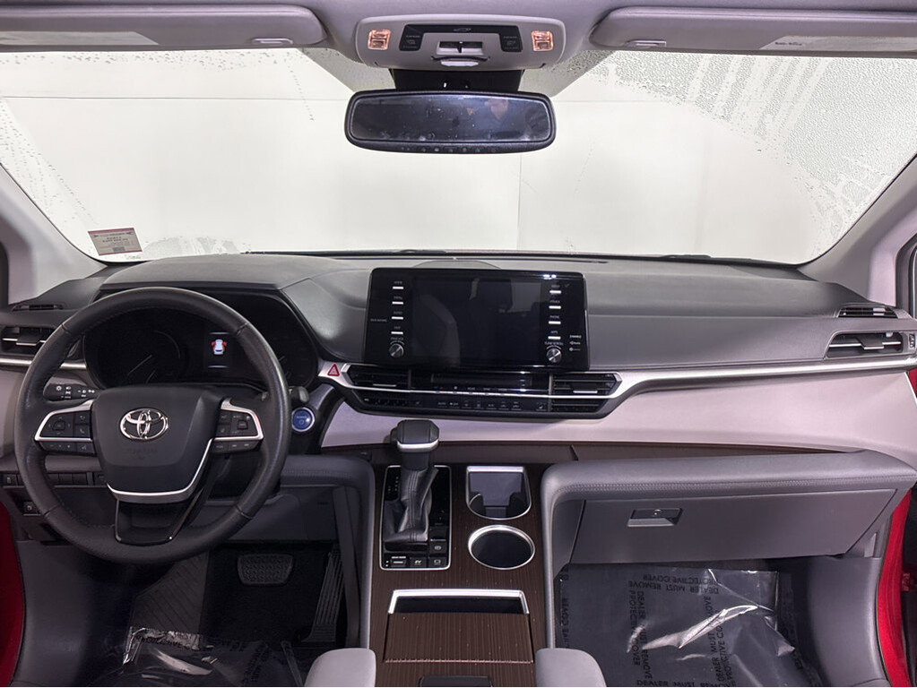 2021 Toyota Sienna Located at Smart Motors Toyota slide-image