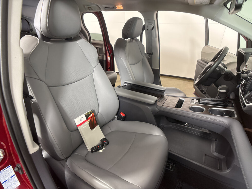 2021 Toyota Sienna Located at Smart Motors Toyota slide-image