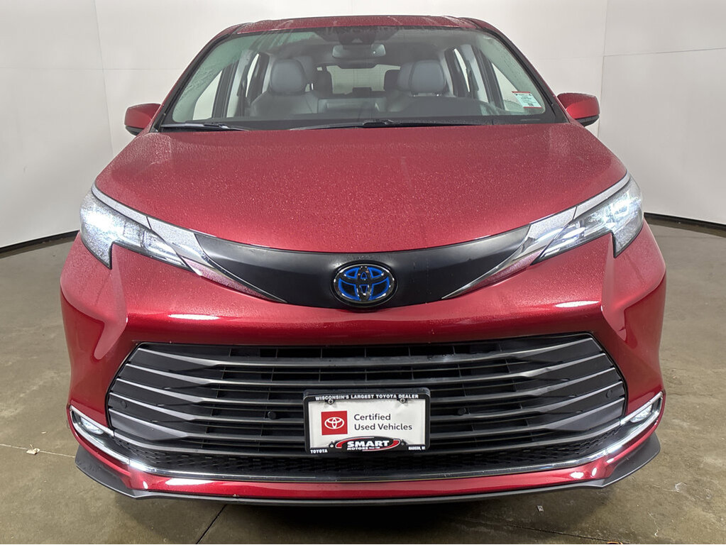 2021 Toyota Sienna Located at Smart Motors Toyota slide-image