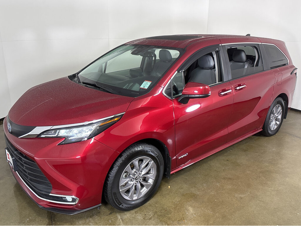 2021 Toyota Sienna Located at Smart Motors Toyota slide-image