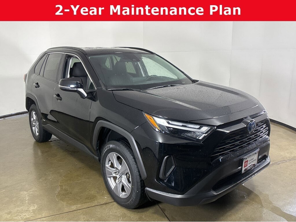 2024 Toyota RAV4 XLE's photo