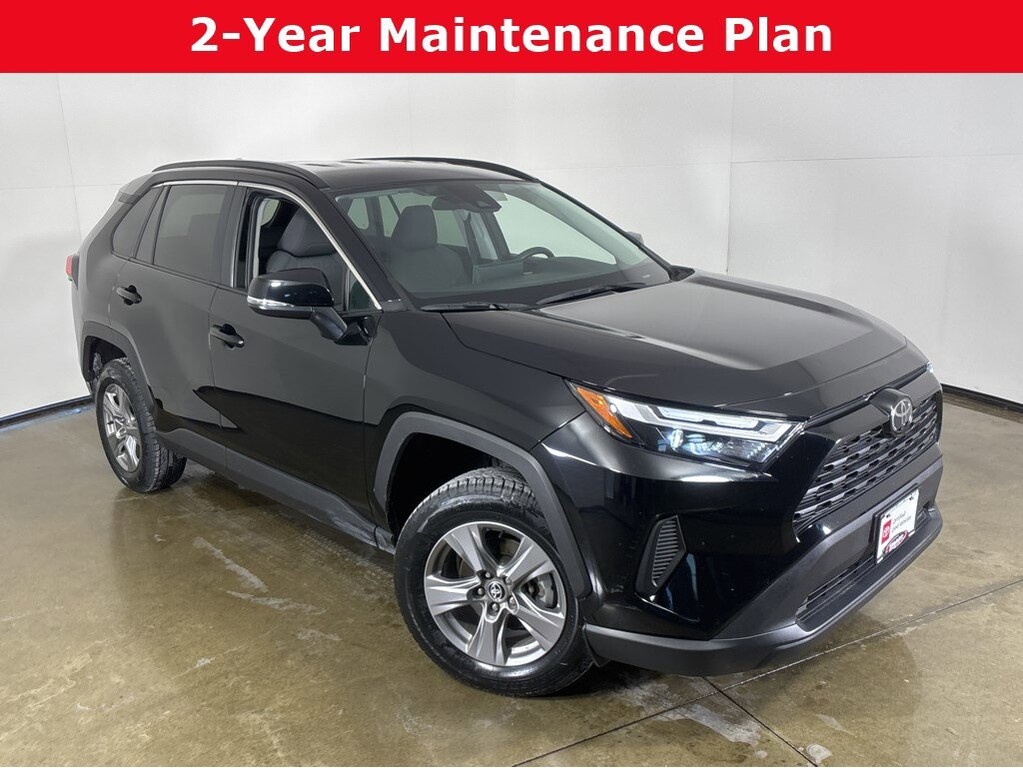 2024 Toyota RAV4 XLE's photo