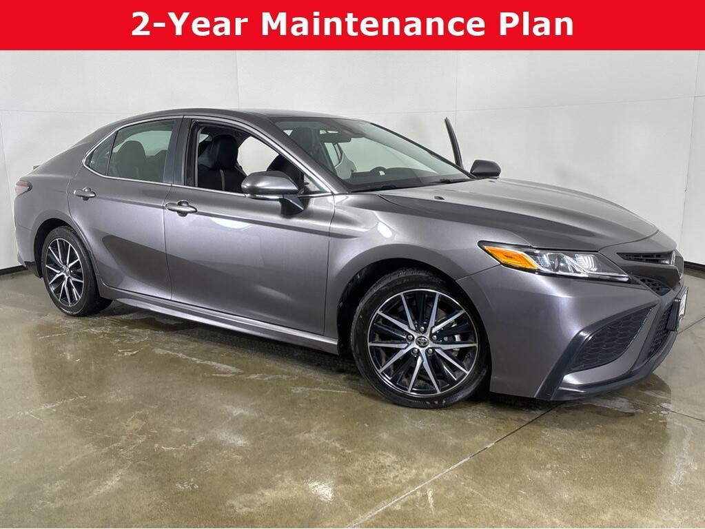 2023 Toyota Camry SE's photo