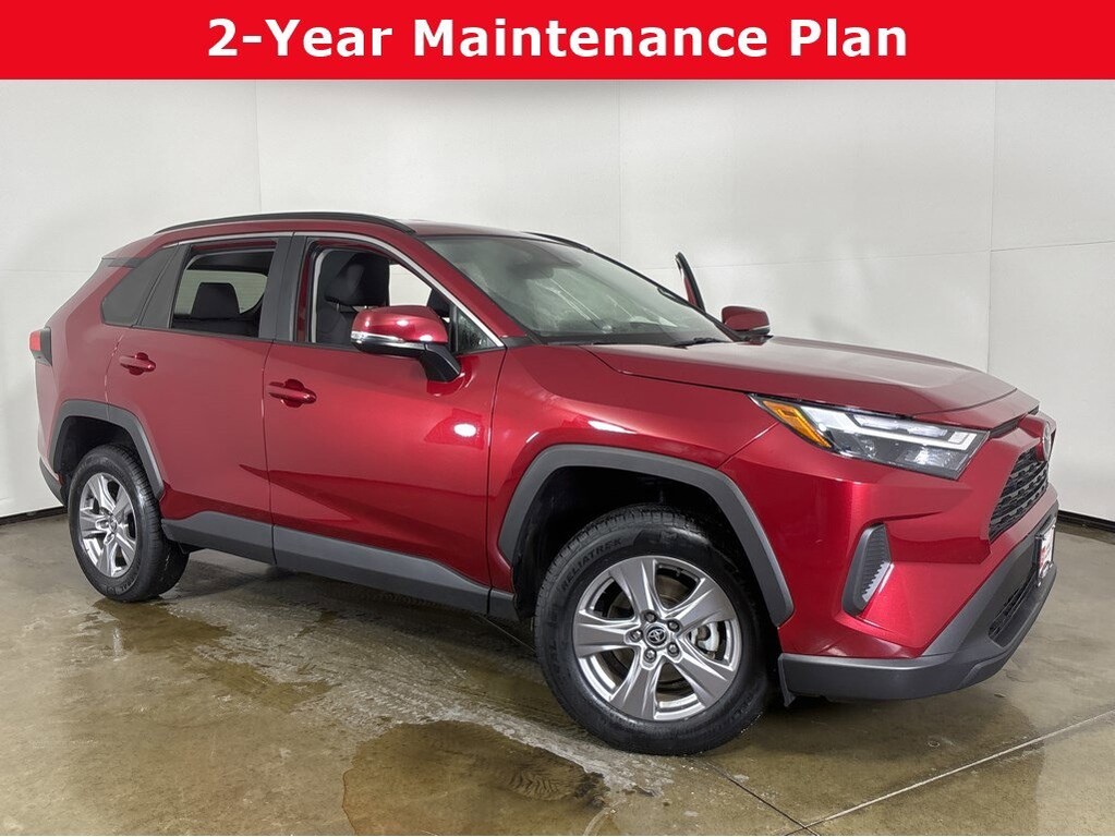 2025 Toyota RAV4 XLE's photo