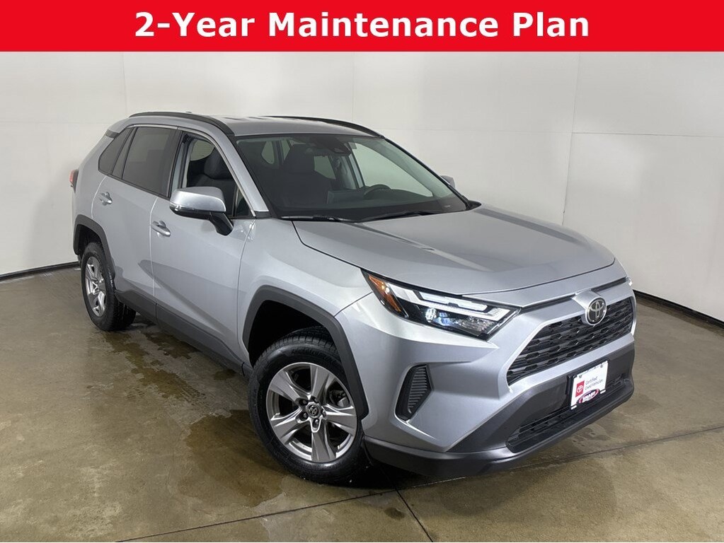 2025 Toyota RAV4 XLE's photo