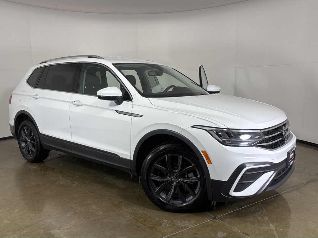 2022 Volkswagen Tiguan Located at Smart Motors Toyota slide-image
