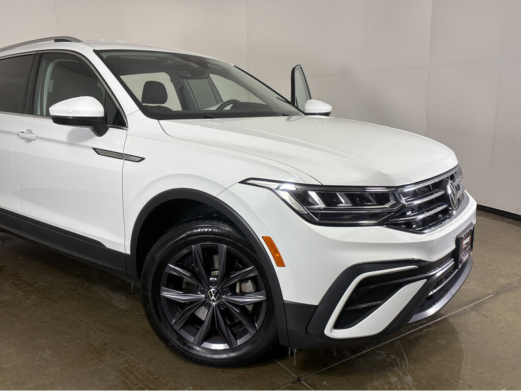 2022 Volkswagen Tiguan Located at Smart Motors Toyota slide-image