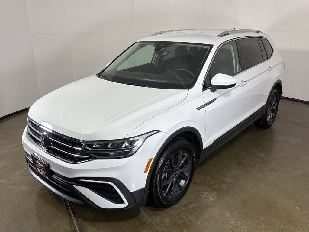 2022 Volkswagen Tiguan Located at Smart Motors Toyota slide-image