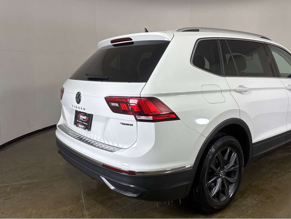 2022 Volkswagen Tiguan Located at Smart Motors Toyota slide-image