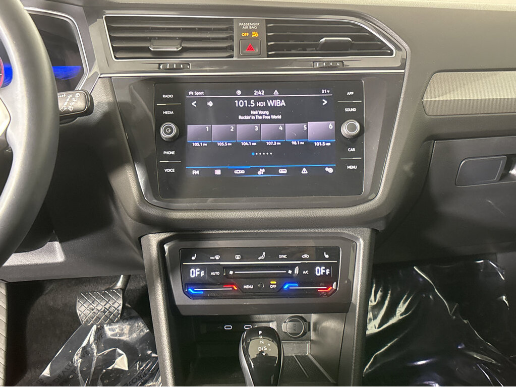 2022 Volkswagen Tiguan Located at Smart Motors Toyota slide-image