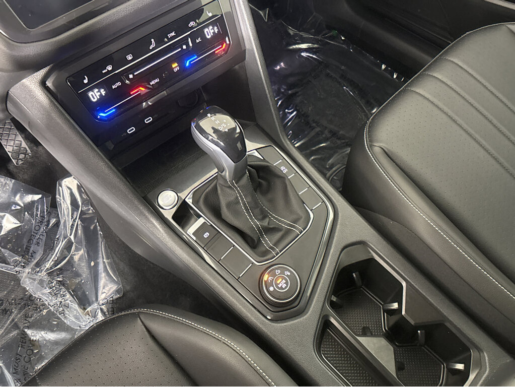 2022 Volkswagen Tiguan Located at Smart Motors Toyota slide-image