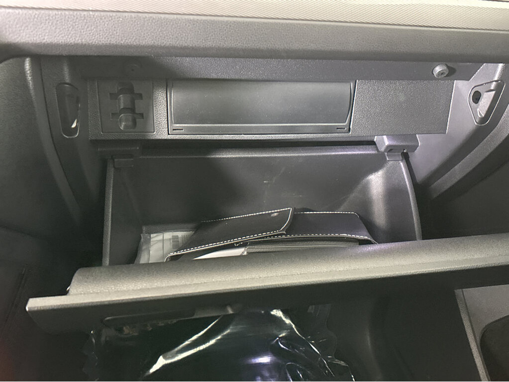 2022 Volkswagen Tiguan Located at Smart Motors Toyota slide-image