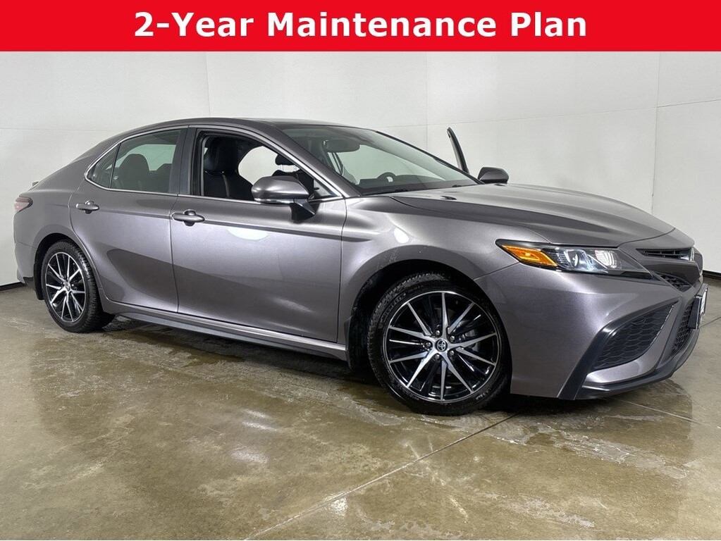 2024 Toyota Camry SE's photo