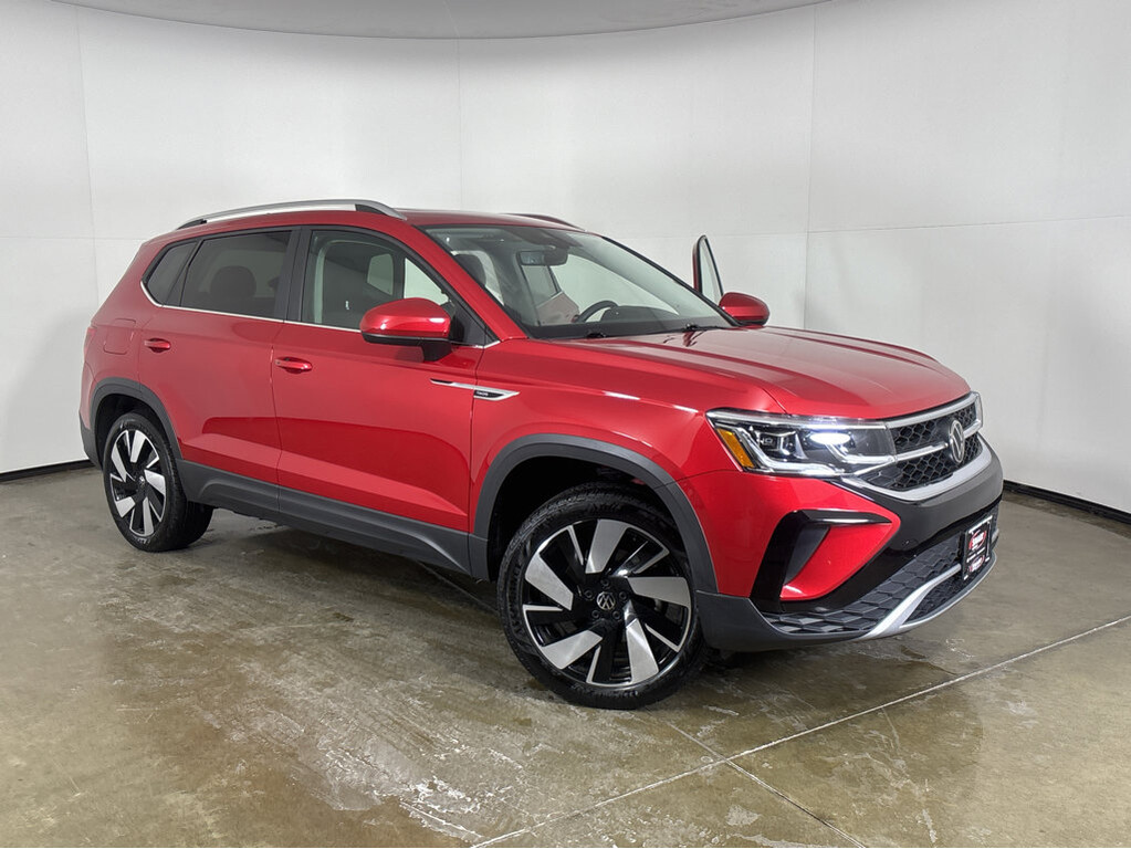 2024 Volkswagen Taos SEL's photo