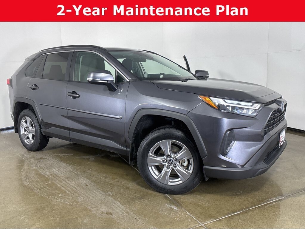 2024 Toyota RAV4 XLE's photo