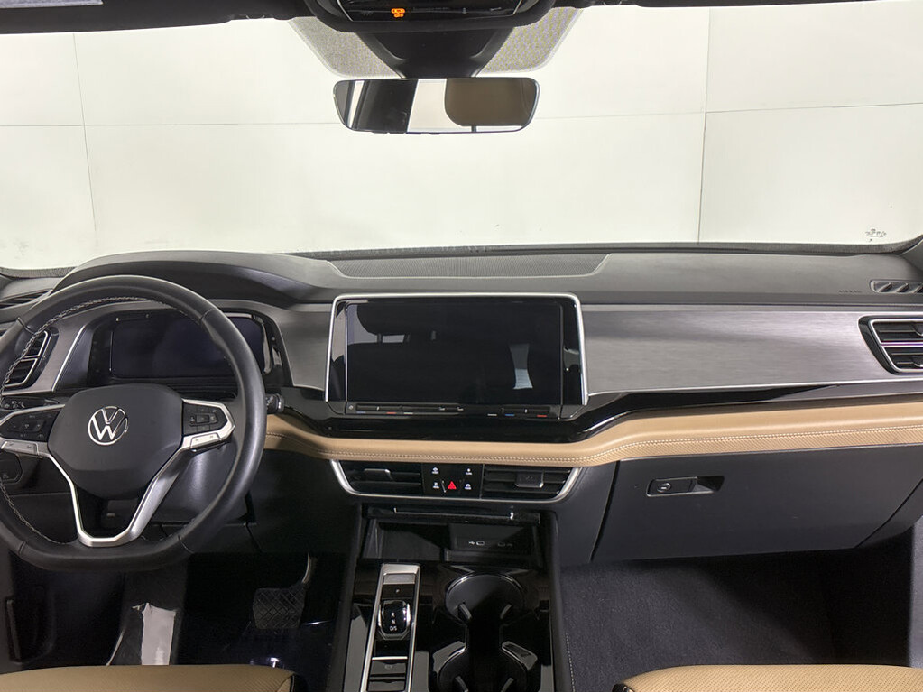 2024 Volkswagen Atlas Cross Sport Located at Smart Motors Toyota slide-image