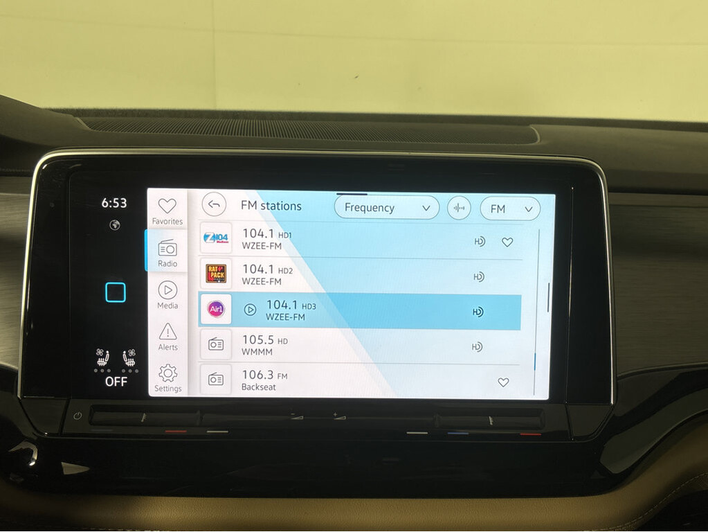 2024 Volkswagen Atlas Cross Sport Located at Smart Motors Toyota slide-image