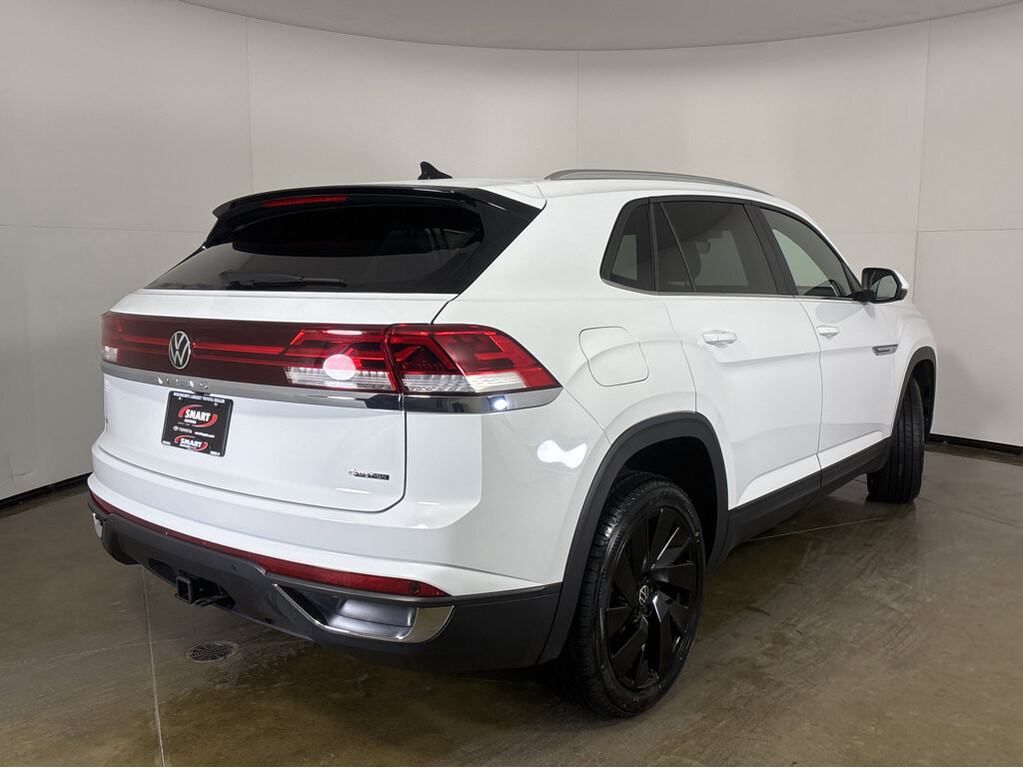 2024 Volkswagen Atlas Cross Sport Located at Smart Motors Toyota slide-image