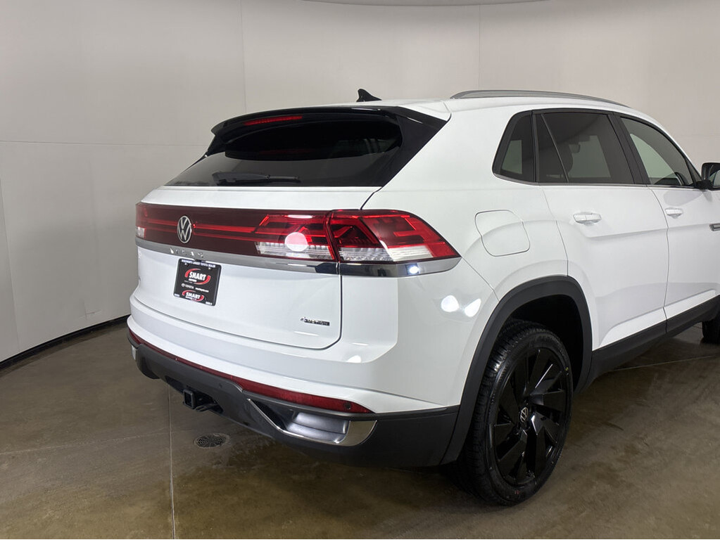 2024 Volkswagen Atlas Cross Sport Located at Smart Motors Toyota slide-image