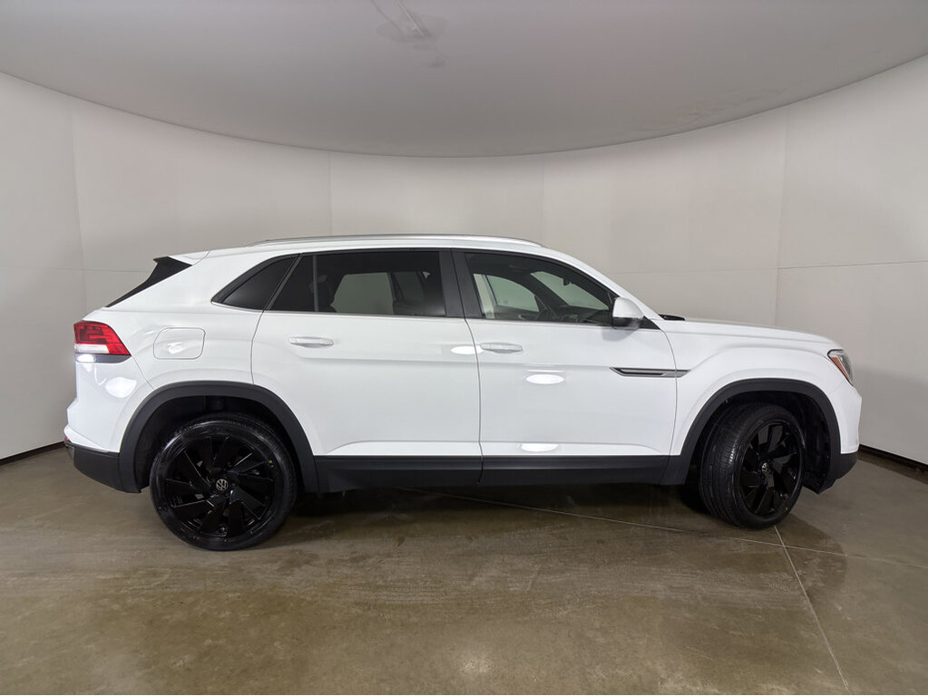 2024 Volkswagen Atlas Cross Sport Located at Smart Motors Toyota slide-image