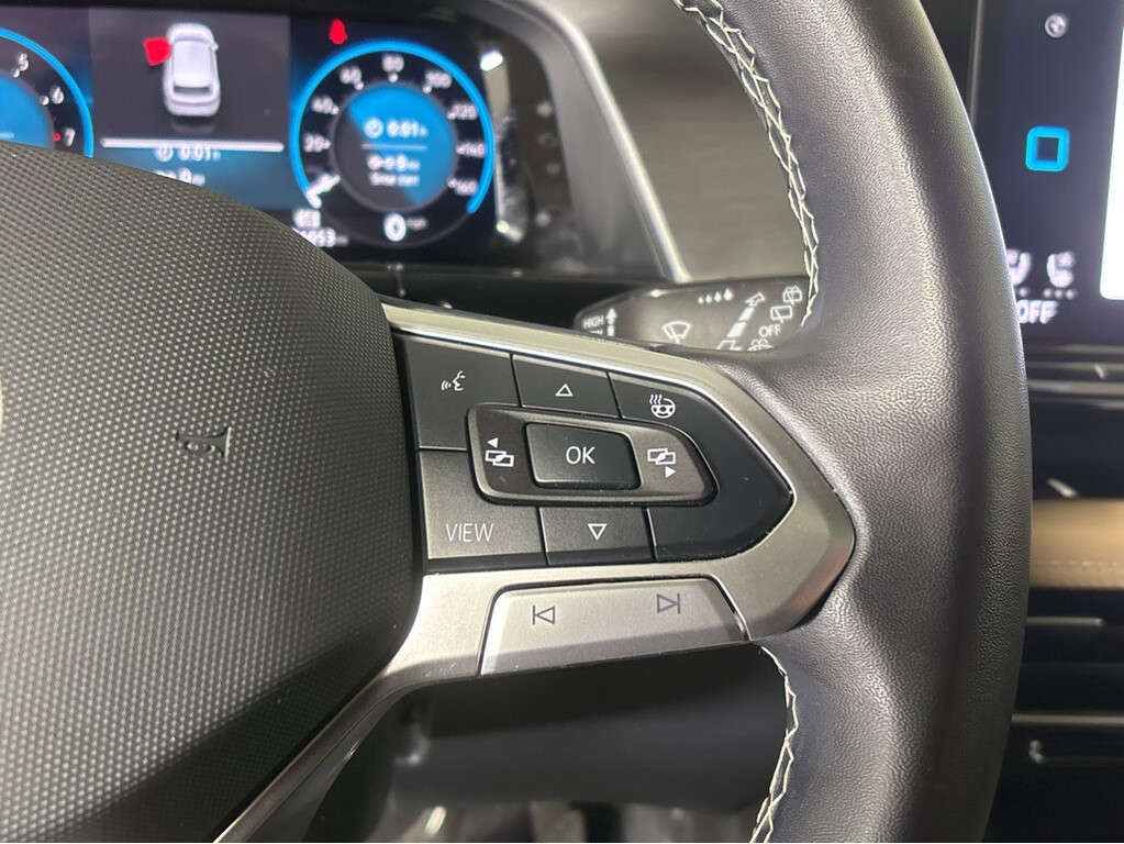 2024 Volkswagen Atlas Cross Sport Located at Smart Motors Toyota slide-image