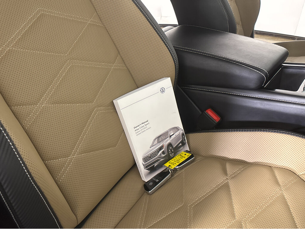 2024 Volkswagen Atlas Cross Sport Located at Smart Motors Toyota slide-image