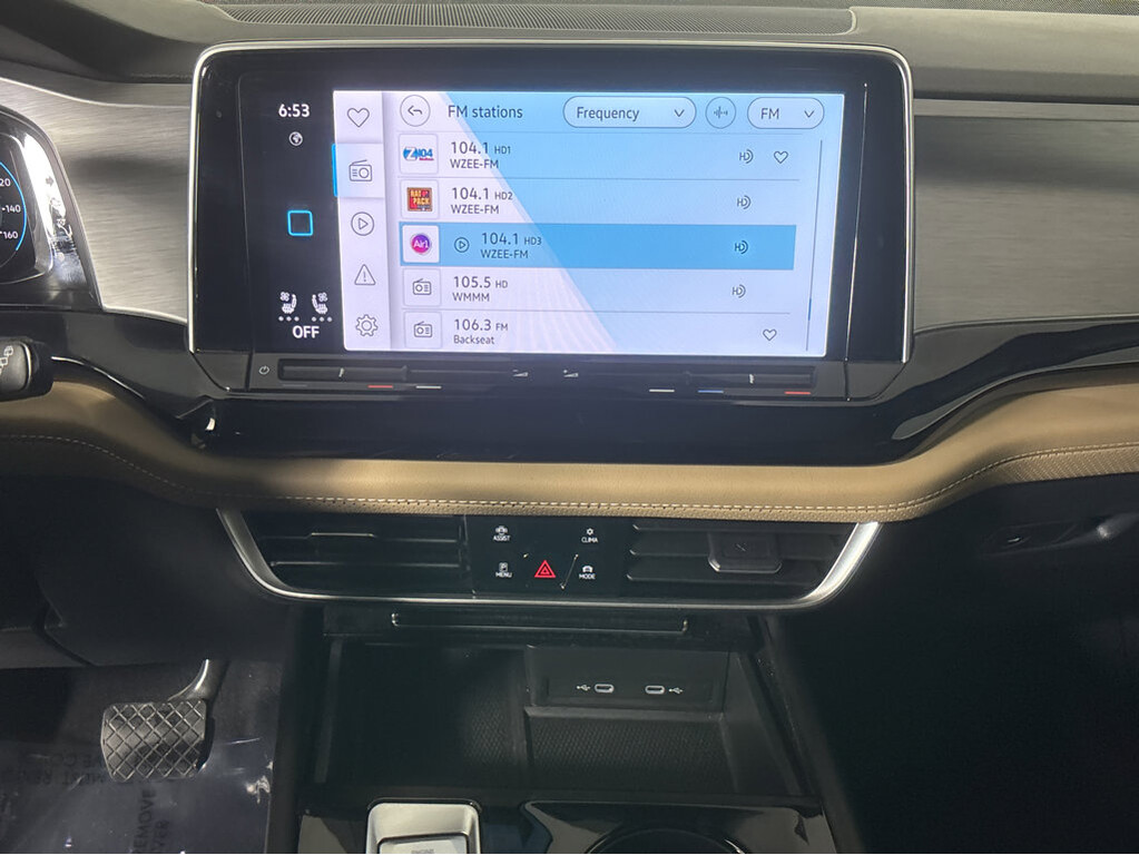 2024 Volkswagen Atlas Cross Sport Located at Smart Motors Toyota slide-image