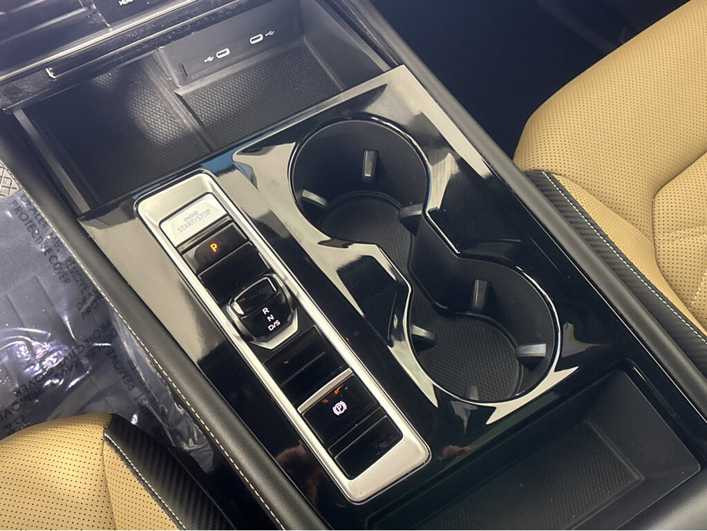 2024 Volkswagen Atlas Cross Sport Located at Smart Motors Toyota slide-image